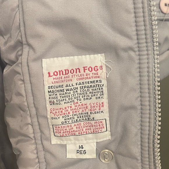 London Fog Winter Parka. Size 14. Gray. Removable hood. Pockets. - Picture 5 of 8